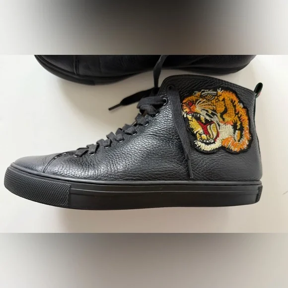 Gucci Black Leather Sneakers with Tiger Embroidery - Picture 7 of 14
